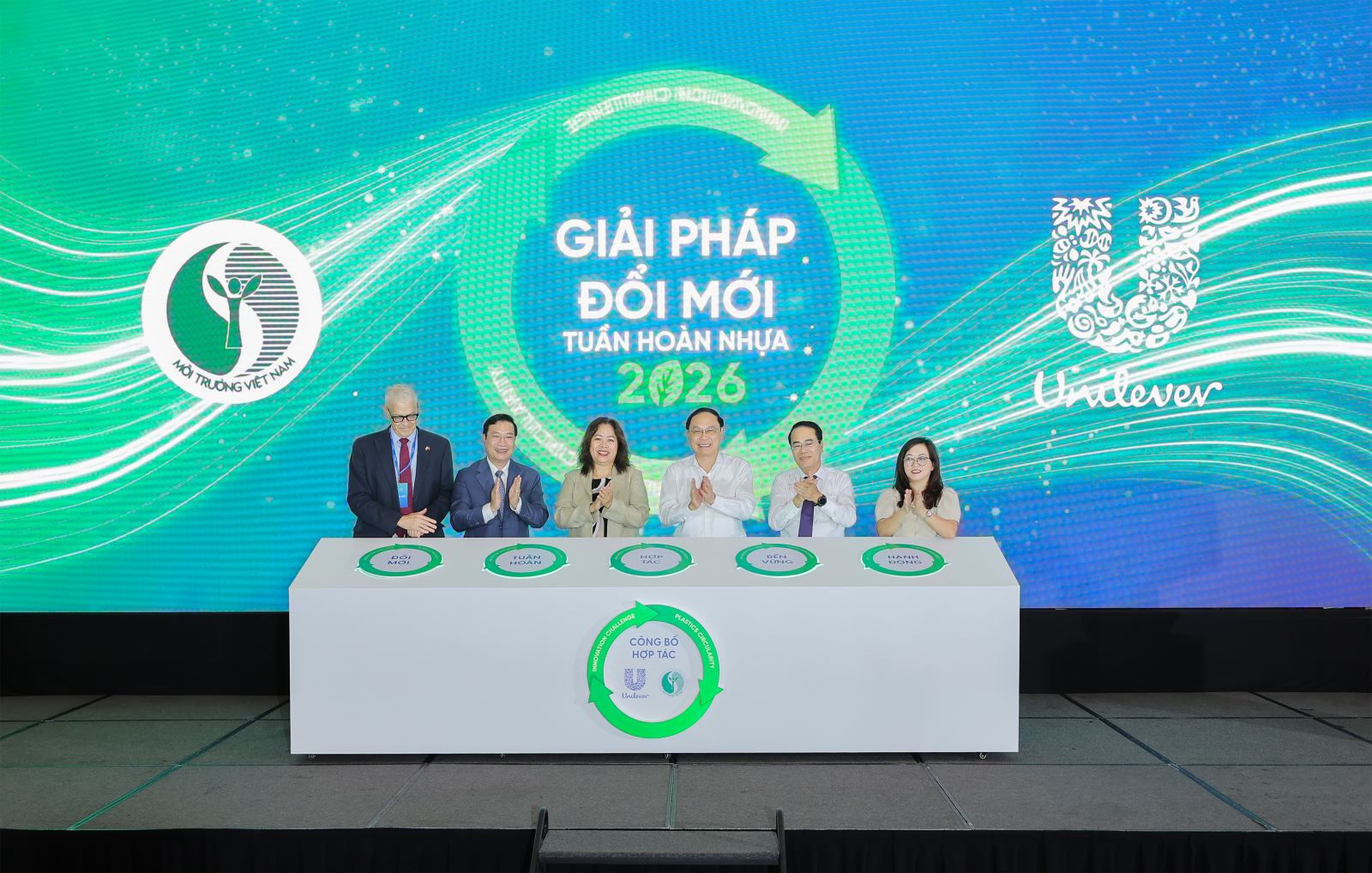 Thúc đẩy giải pháp đổi mới sáng tạo cho kinh tế tuần hoàn nhựa