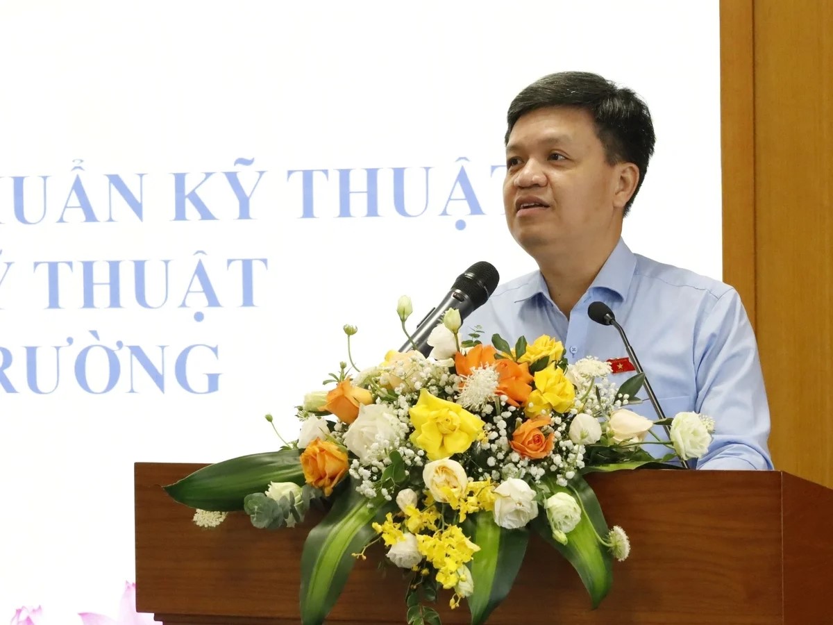 Hoàn thiện các tiêu chuẩn, quy chuẩn để kiểm soát chất lượng môi trường