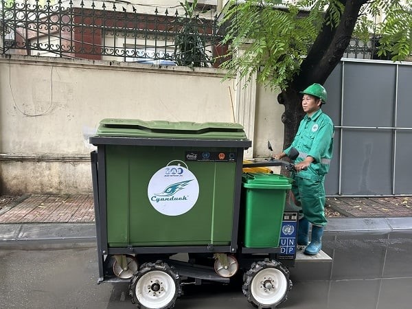 Hà Nội: Thí điểm cơ giới hóa xe thu gom rác trong ngõ hẻm