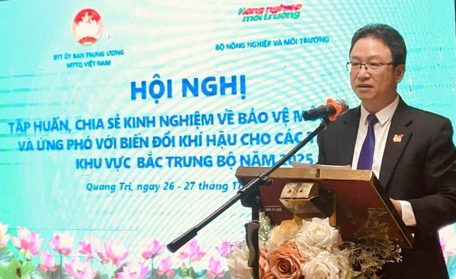 Hơn 60 vị chức sắc chức việc dự tập huấn về môi trường, khí hậu