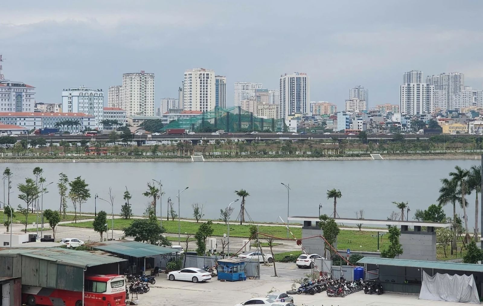 Chất lượng không khí Hà Nội cải thiện rõ rệt, AQI ở mức tốt