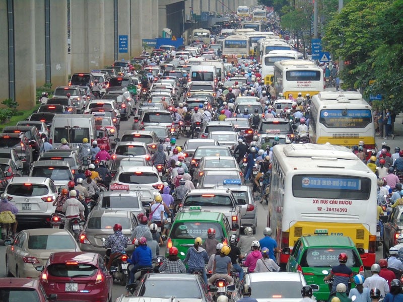 Ô tô lưu hành sắp phải kiểm định khí thải theo lộ trình mới