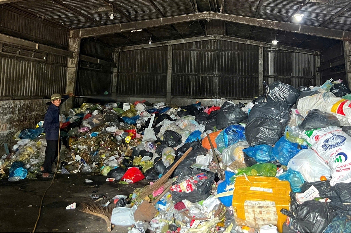 Vụ bãi rác An Hiệp: Các trạm trung chuyển rác đã quá tải