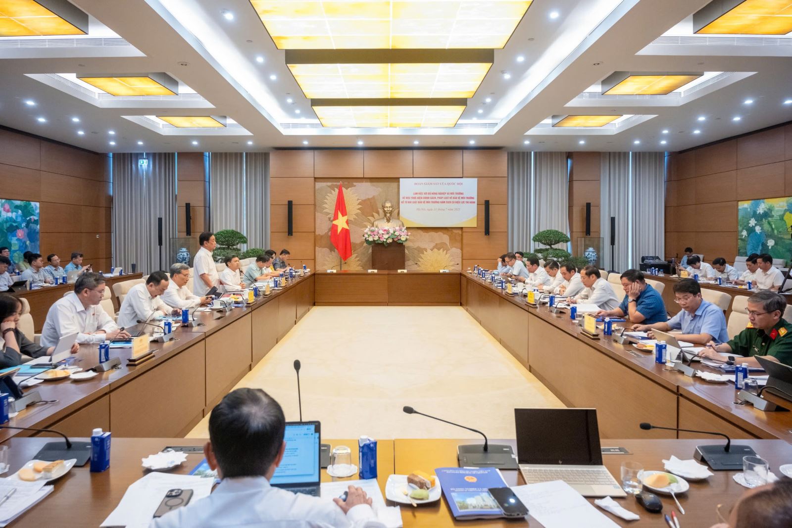 Đoàn Giám sát chuyên đề “Việc thực hiện chính sách, pháp luật về bảo vệ môi trường kể từ khi Luật Bảo vệ môi trường 2020 có hiệu lực thi hành” làm việc với Bộ Nông nghiệp và Môi trường