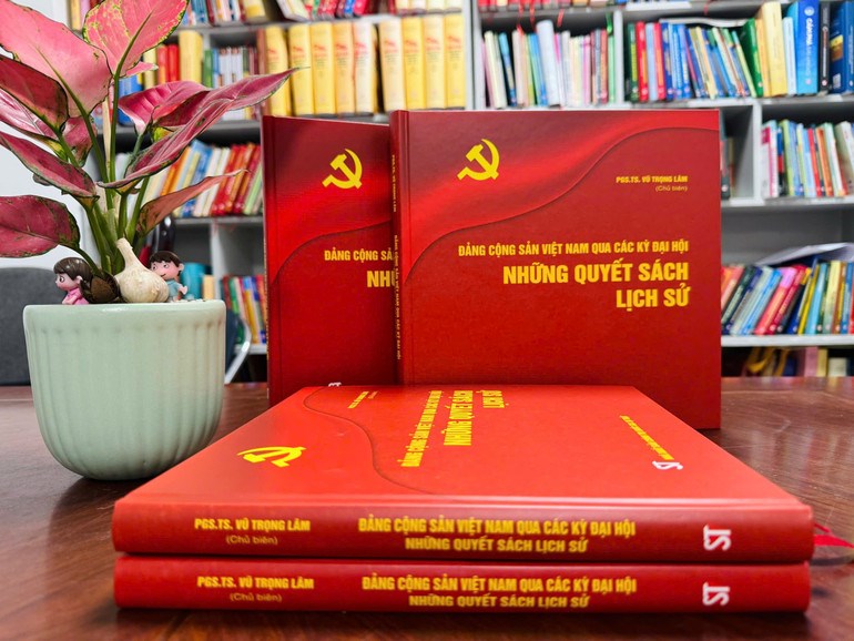 Cuốn sách “Đảng Cộng sản Việt Nam qua các kỳ Đại hội - Những quyết sách lịch sử”