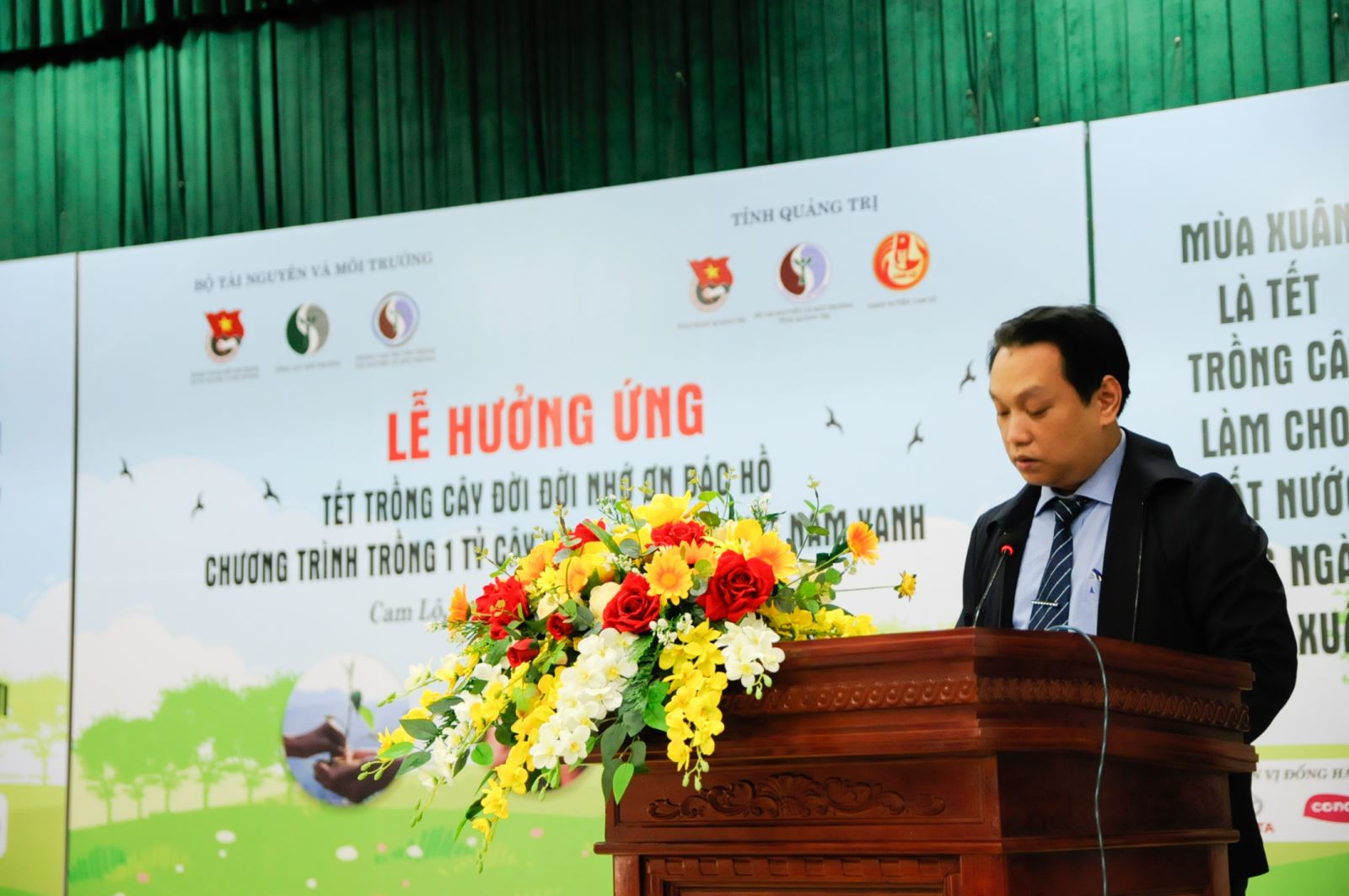 Hưởng ứng "Tết trồng cây đời đời nhớ ơn Bác Hồ" và Chương trình "Trồng 1 tỉ cây xanh – Vì một Việt Nam xanh" tại tỉnh Quảng Trị