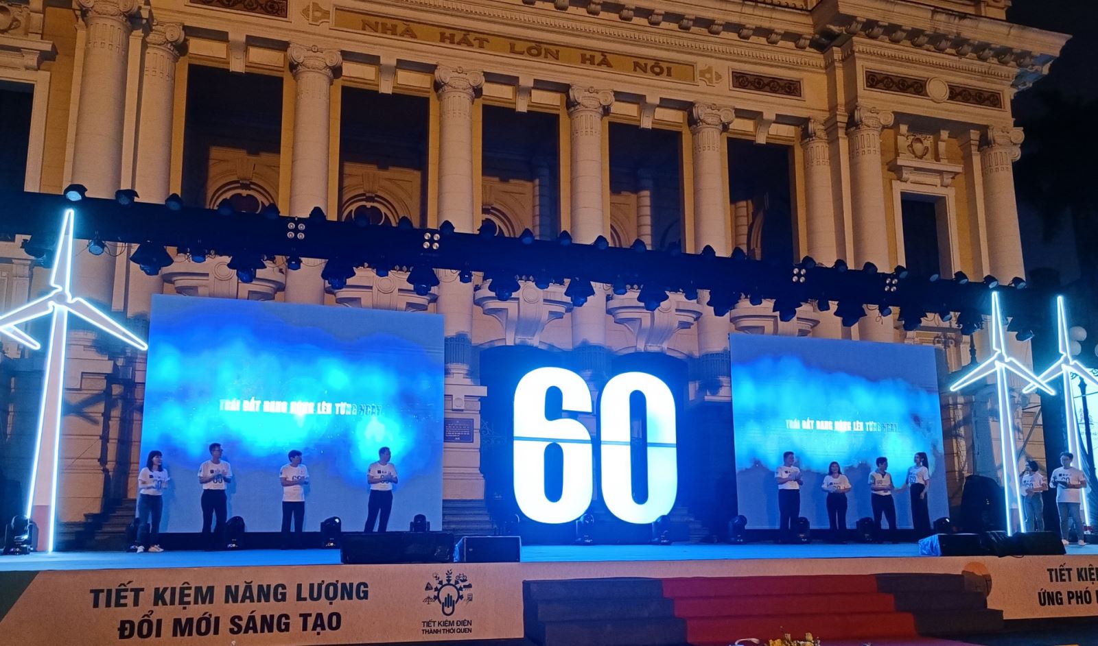 Giờ Trái đất 2023 cả nước tiết kiệm gần gần 300 nghìn kWh điện