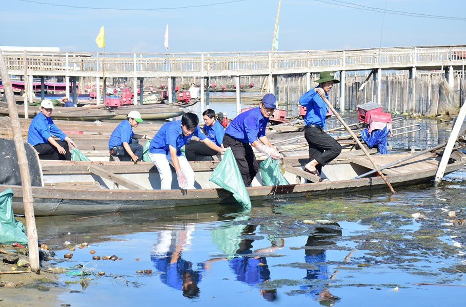 Thừa Thiên Huế đổi mới thu gom, vận chuyển và xử lý chất thải rắn