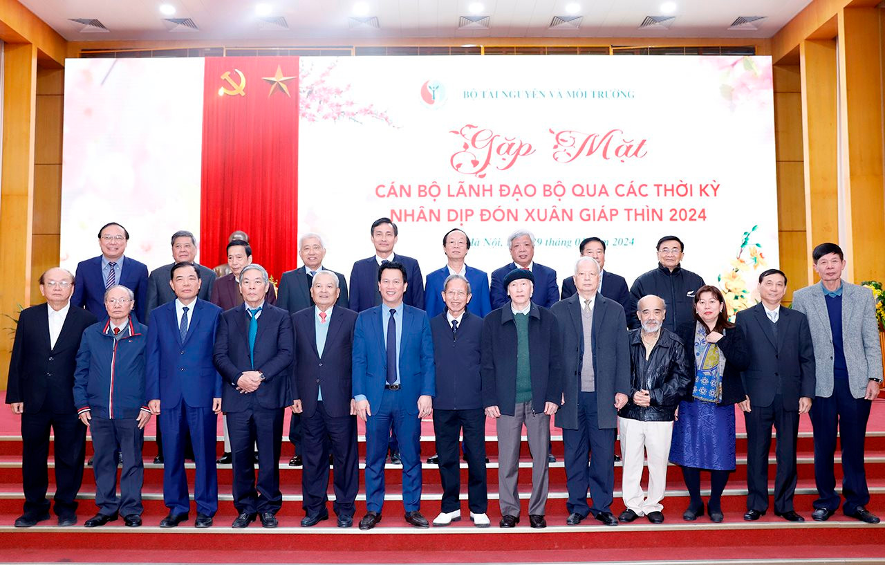 Bộ Tài nguyên và Môi trường gặp mặt cán bộ lãnh đạo qua các thời kỳ nhân dịp đón Xuân Giáp Thìn 2024