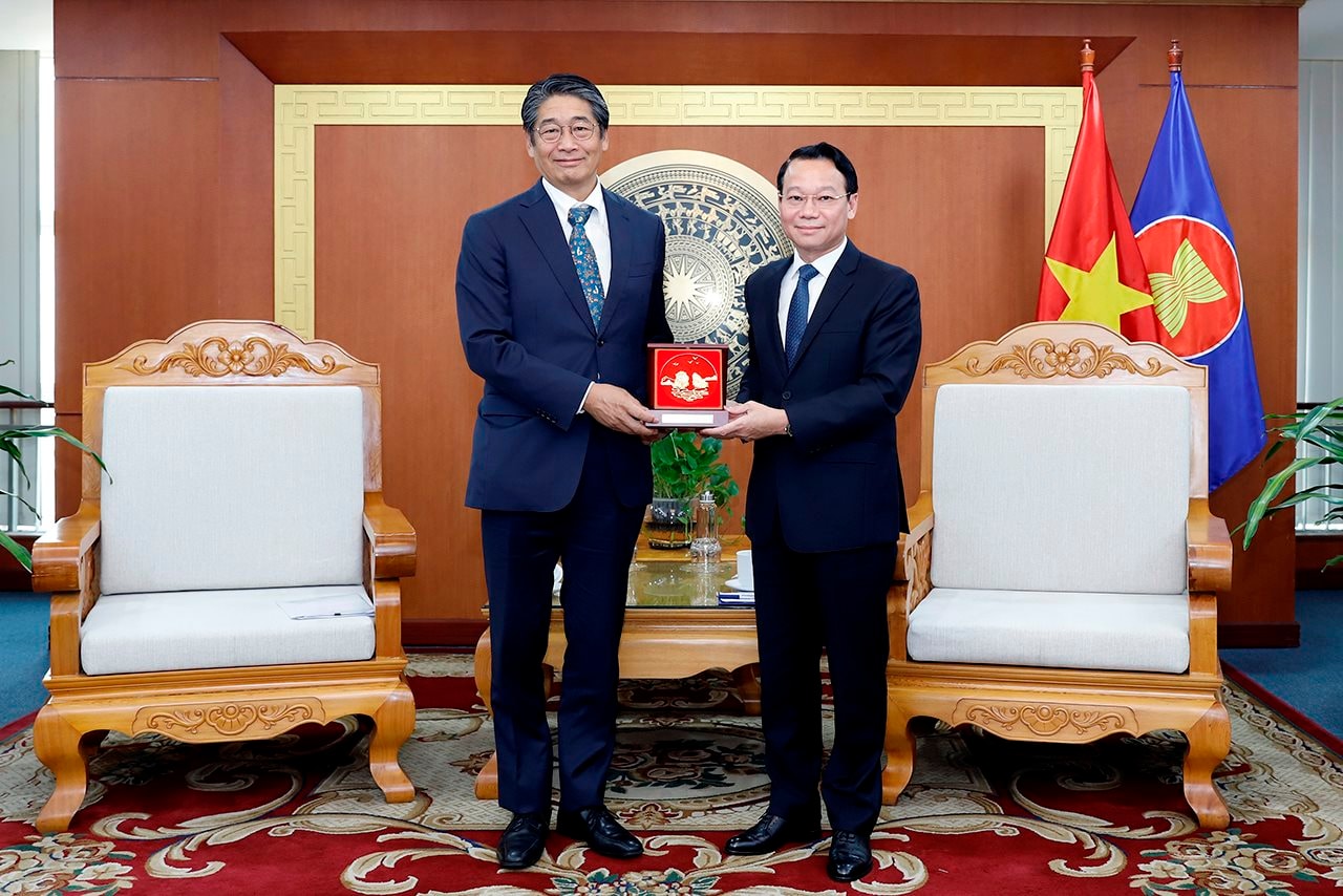 Bộ Tài nguyên và Môi trường tiếp và làm việc với Đại sứ Đặc mệnh toàn quyền Nhật Bản tại Việt Nam