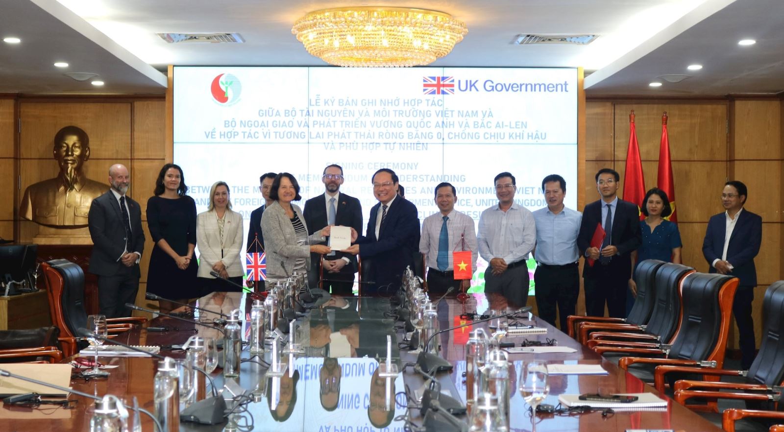 Bộ Tài nguyên và Môi trường Việt Nam tiếp và làm việc với Bộ Ngoại giao và Phát triển Vương Quốc Anh