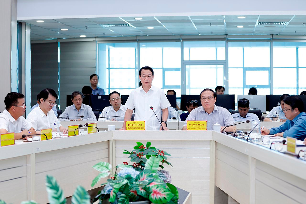 Bộ Tài nguyên và Môi trường tổ chức cuộc họp kiểm tra công tác dự báo diễn biến bão số 3 và các tác động của bão