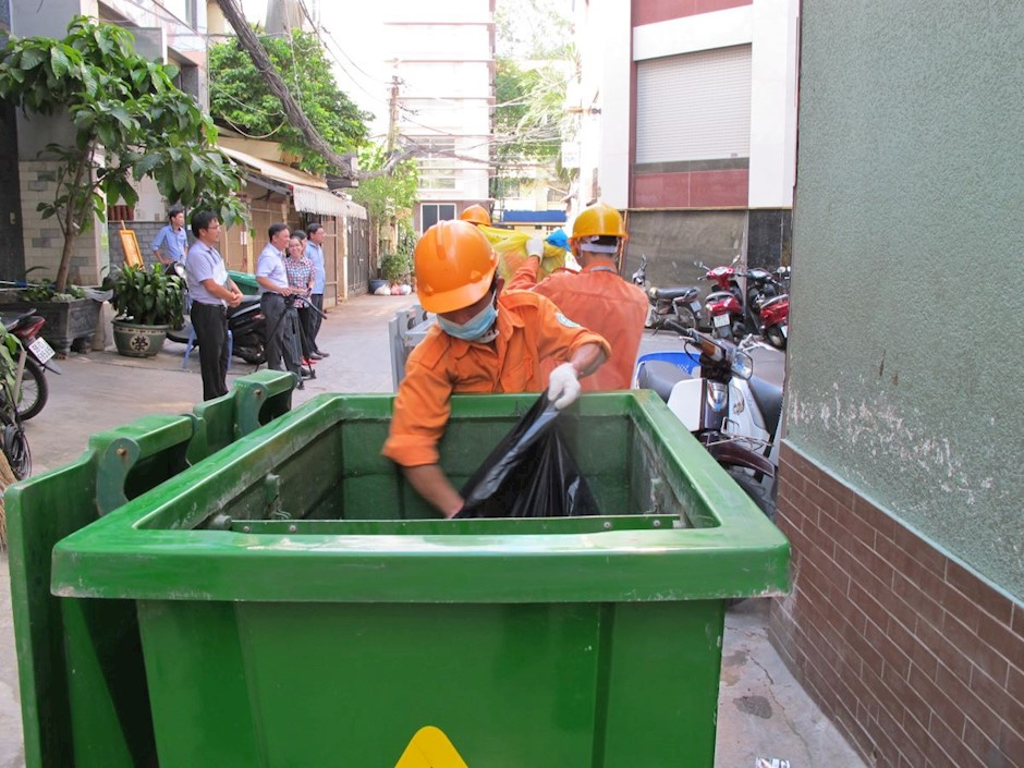 Giám sát chặt chẽ việc tuân thủ quy định về bảo vệ môi trường của các nguồn thải