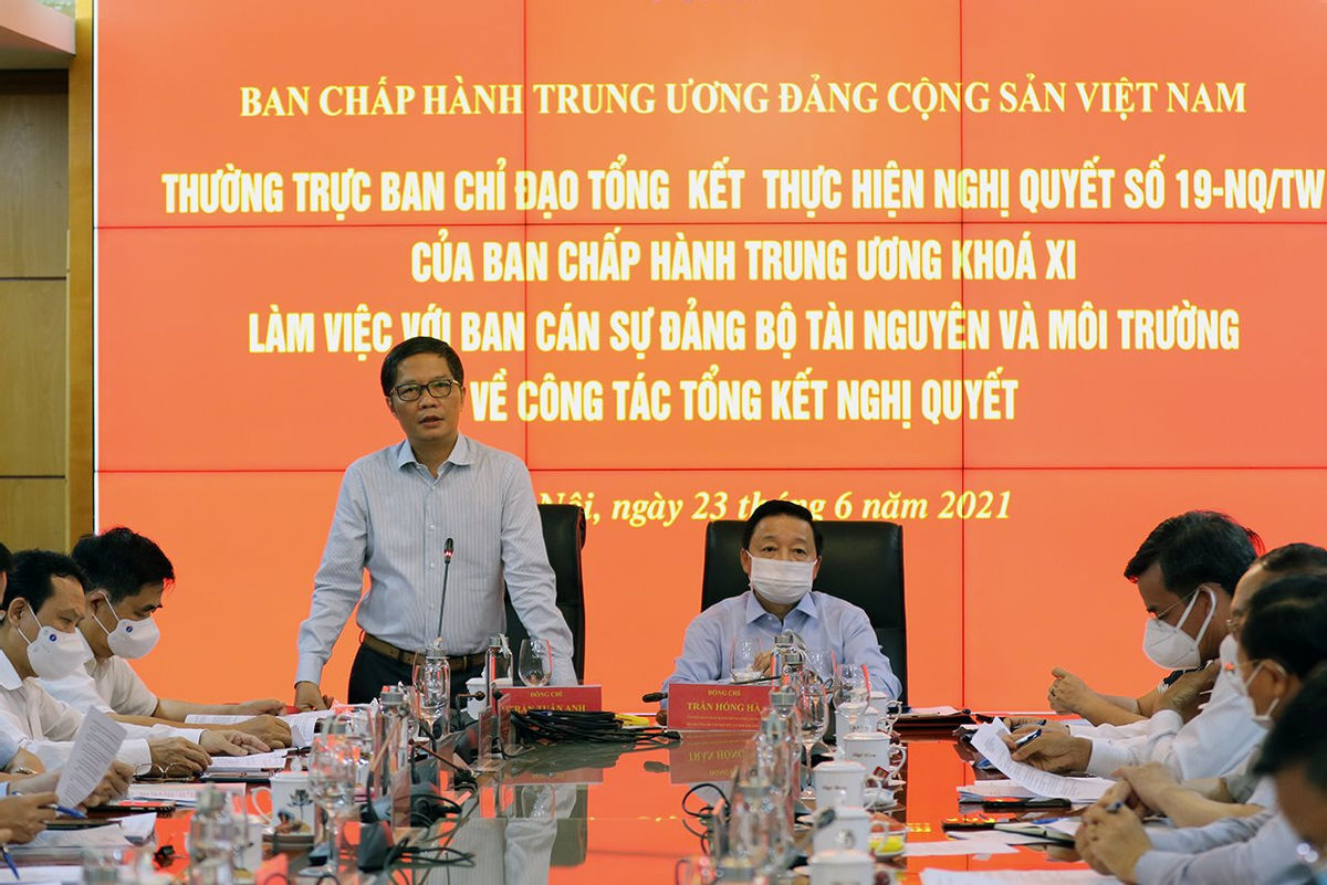 Ban Kinh tế Trung ương làm việc với Bộ Tài nguyên và Môi trường về tổng kết thực hiện Nghị quyết số 19-NQ/TW