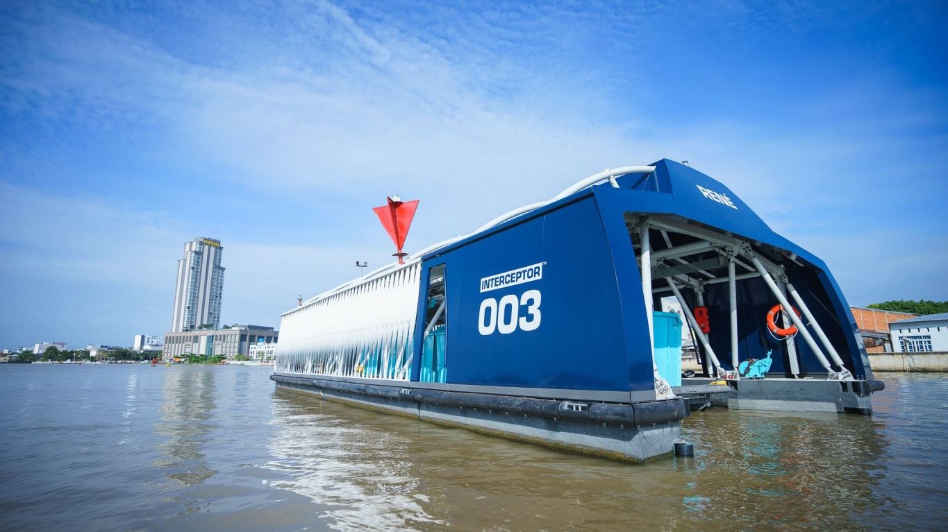 Ứng dụng công nghệ làm sạch rác thải trên sông Cần Thơ