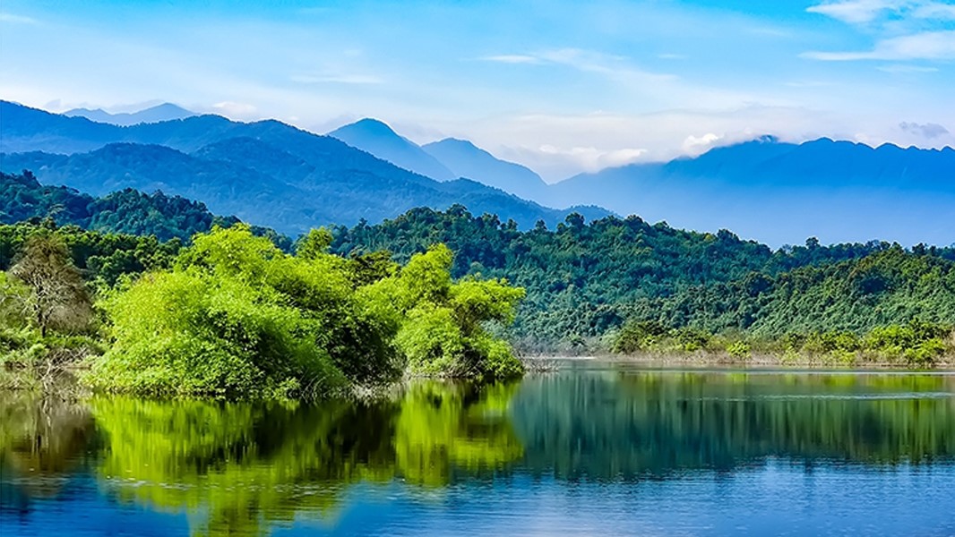 “Viên ngọc xanh” Quốc gia Vũ Quang của Hà Tĩnh